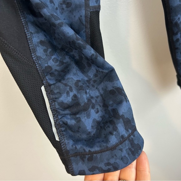 Athleta Be Free Blue Dapple Knicker Cropped Capri Leggings Size Small - Picture 7 of 11